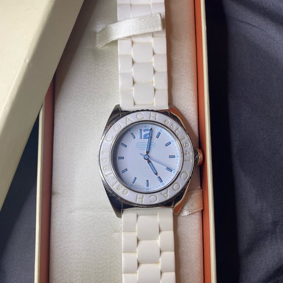 ✨ COACH Silicon Watch- White *IN BOX - Picture 8 of 8